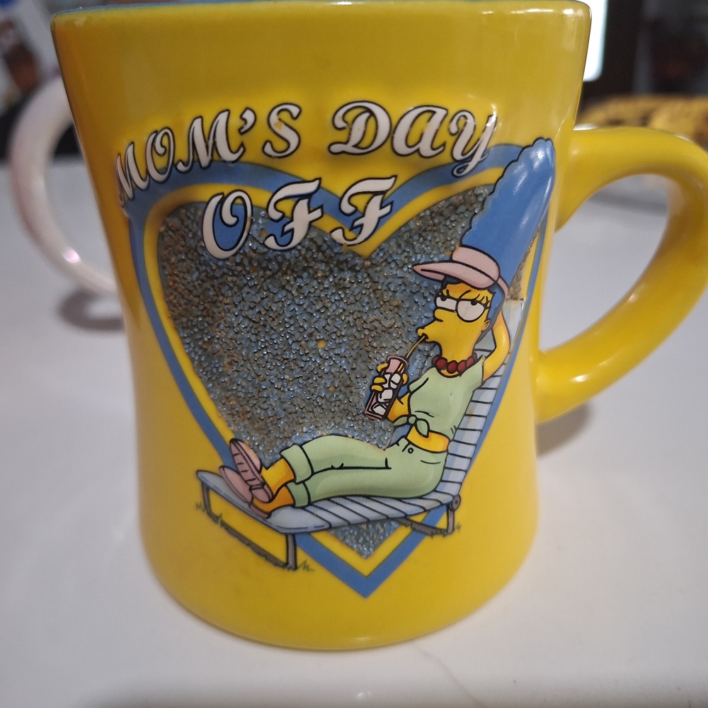 Universal Yellow Mom's Day Off Mug